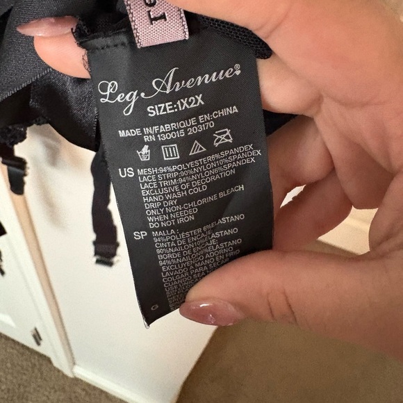 Leg Avenue Elegant Black Lace Bustier - Picture 5 of 5